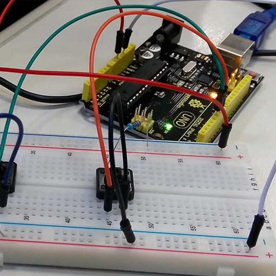 Εκπαιδευτικά προγράμματα της FutureLab για ρομποτική και νέες τεχνολογίες για παιδιά και ενήλικες